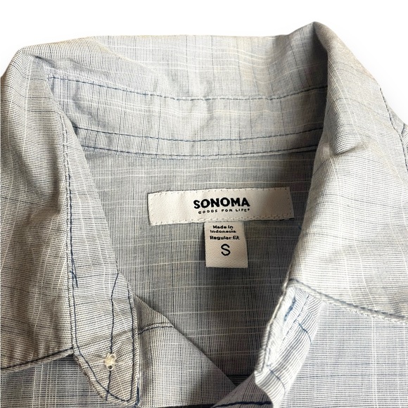 ✨BOYS LINEN BUTTON UP✨ - Picture 3 of 4